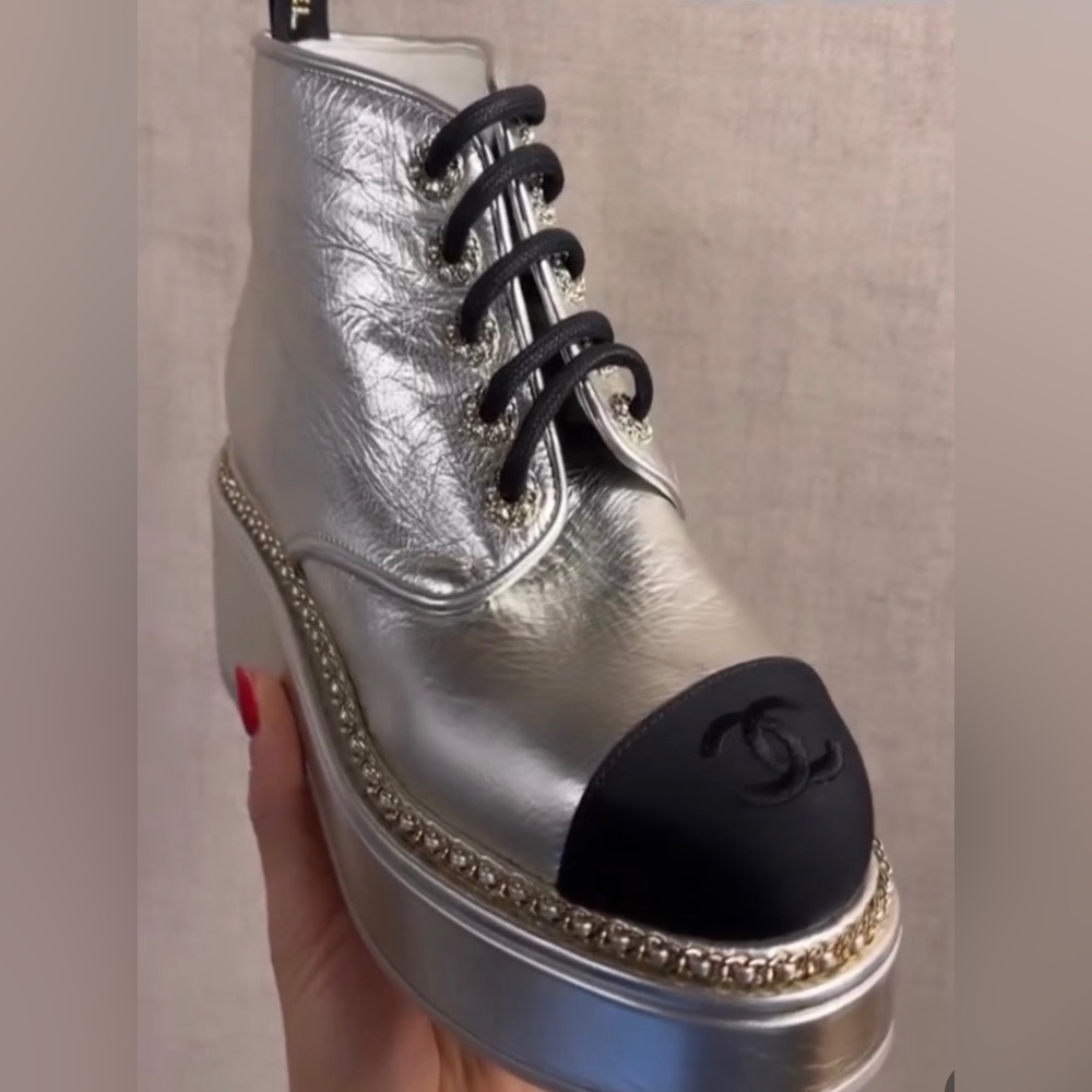 CHANEL BOOTS - Picture 1 of 16